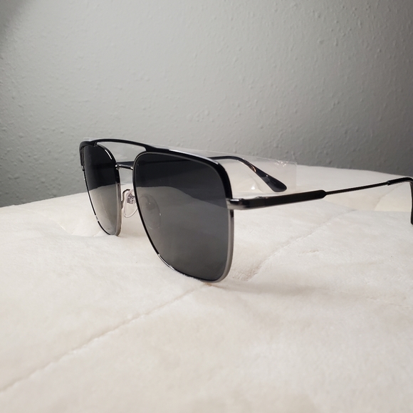 Prada SPR53V sunglasses - Picture 2 of 4